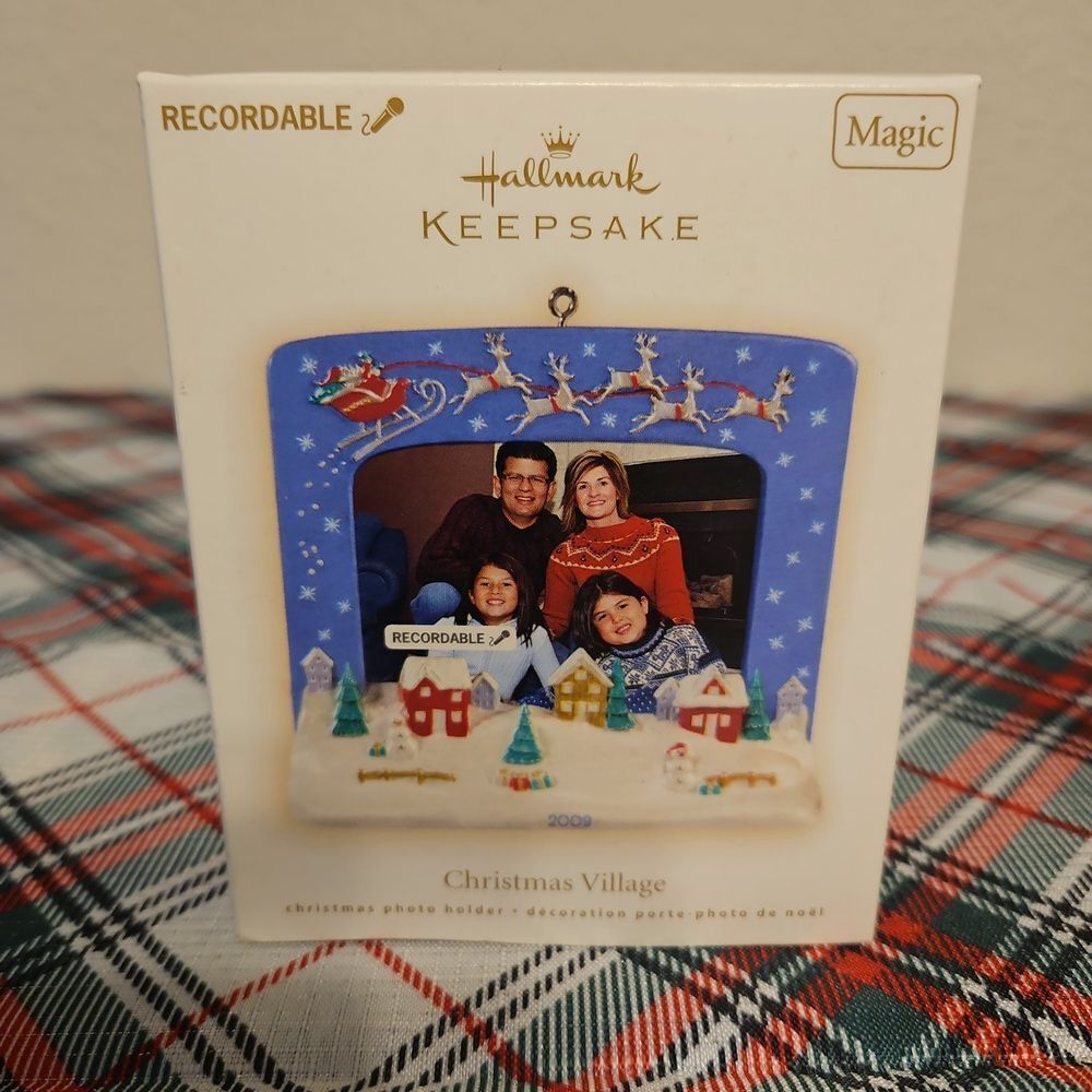 Hallmark Keepsake Recordable Christmas Village Photo Frame